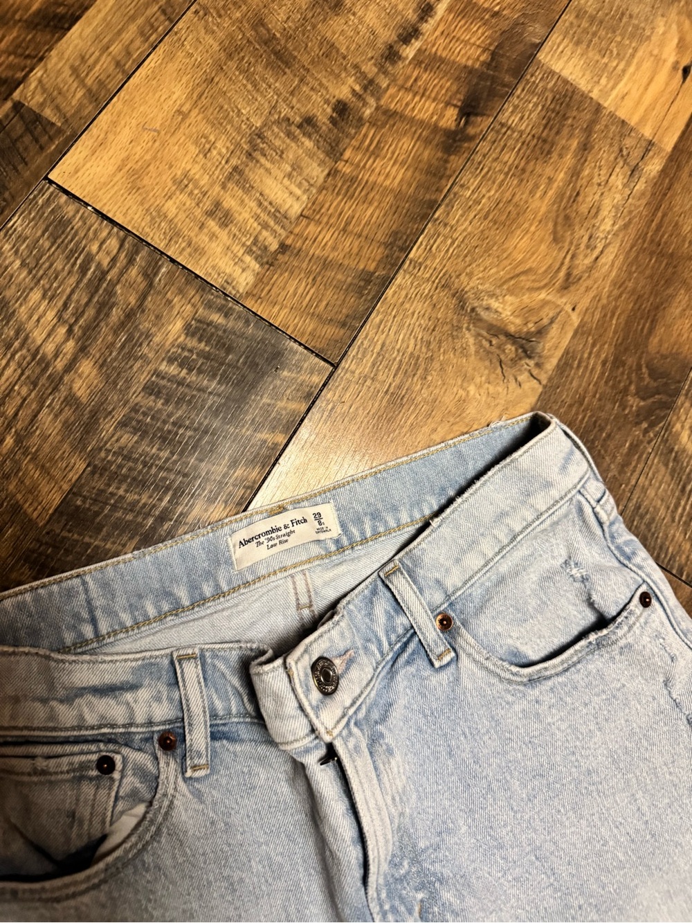 A & F The 90s Straight
Low Rise Light Wash Straight Leg Jeans - Picture 4 of 7